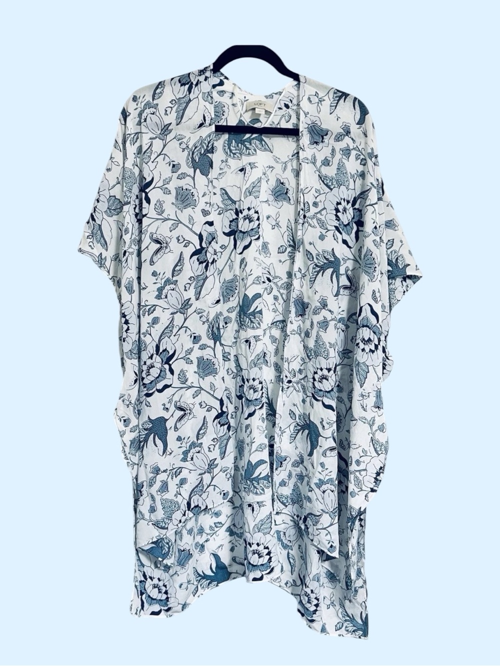 LOFT Outlet Size M/L Blue & White Floral Lightweight Open Kimono Topper Cover Up